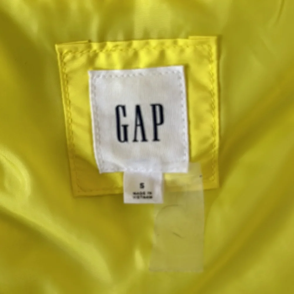 Yellow Gap Vest - Picture 2 of 3